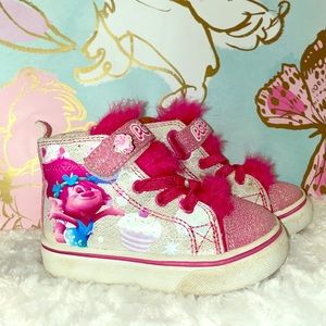 Size 9 Trolls shoes.